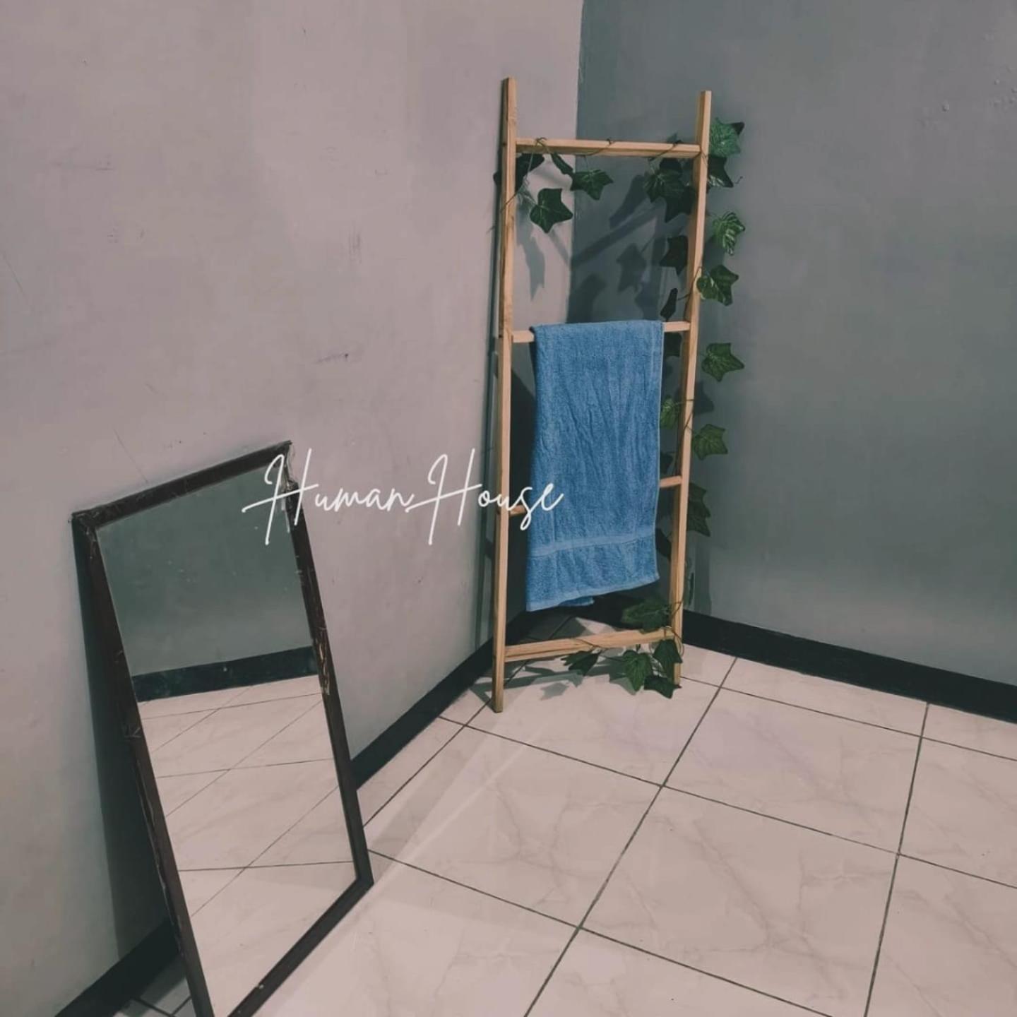 Human House Bed & Breakfast สุราบายา ภายนอก รูปภาพ